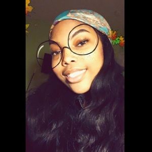 Meet your Posher, Donae